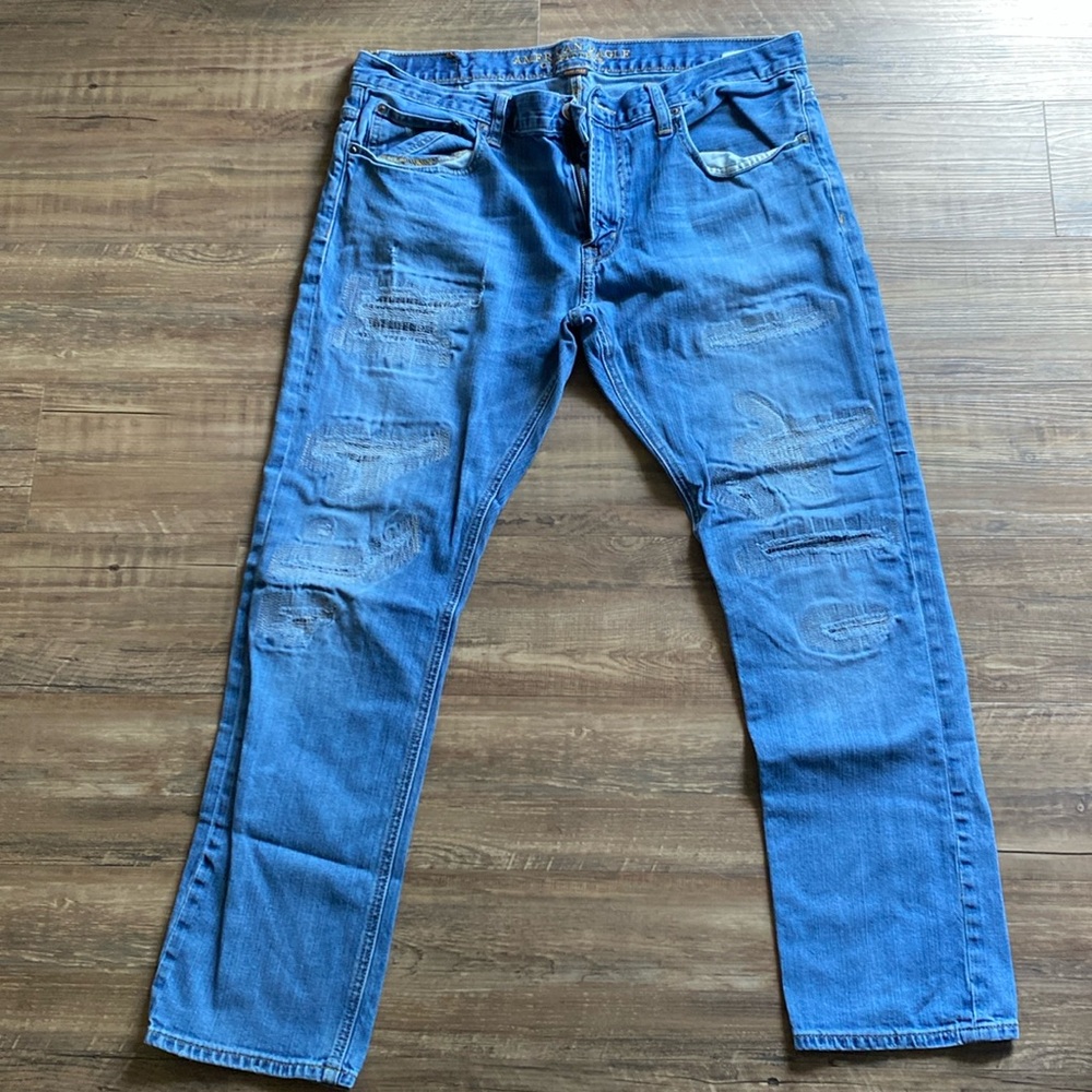 American Eagle men’s 36x30 distress jeans coreflex core flex great condition!
